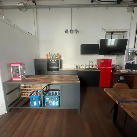 Industrial Loft In Vineyard *